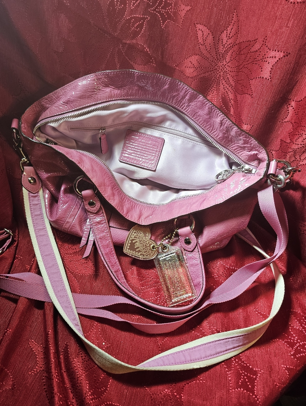 💖 Coach Poppy Pink Patent Leather Hobo Shoulder Bag + Authentic Heart Charm - Picture 13 of 15
